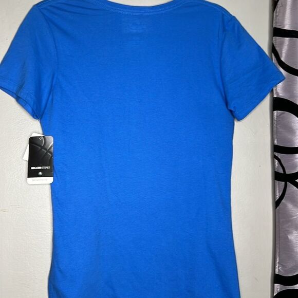 Oklahoma City Thunder Fanatics Majestic Women's Primary Logo Team V-Neck T-Shirt - Picture 10 of 11